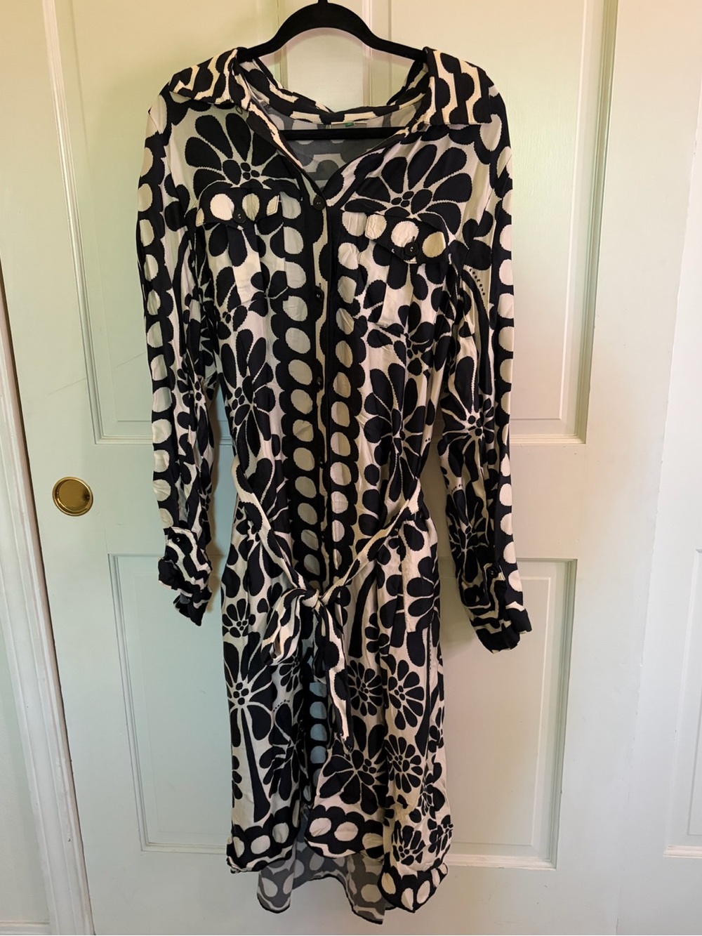FARM Rio Black and Cream Floral Tie-Waist Shirt Dress